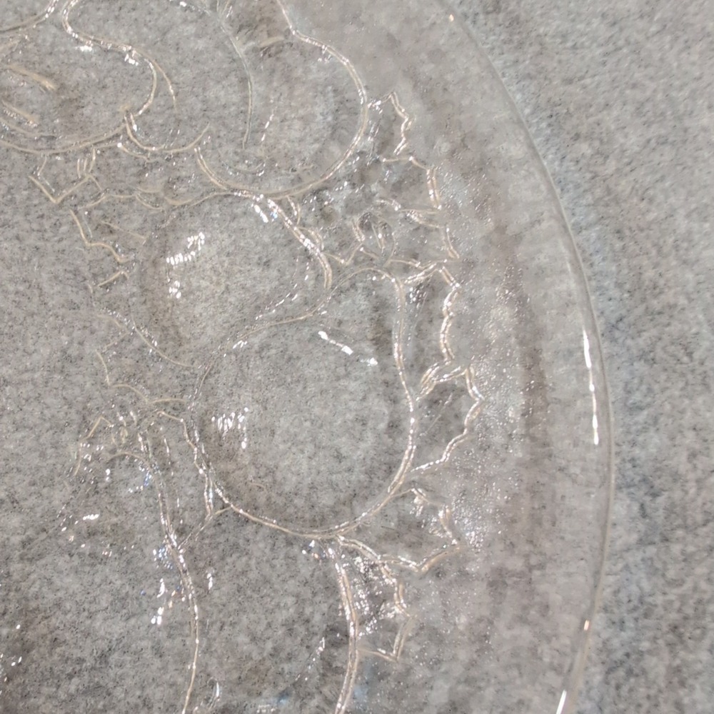 VTG Stunning Cut Glass Plate w/ Embossed Holly Apples Pears Wreath Christmas - Picture 7 of 7